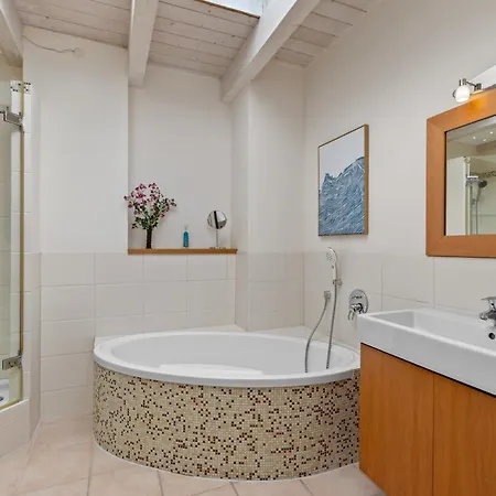 Svyvo Cologne-esch Design קלן