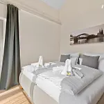 Svyvo Cologne-esch Design * Köln