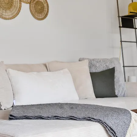 Svyvo Cologne-esch Design Daire *