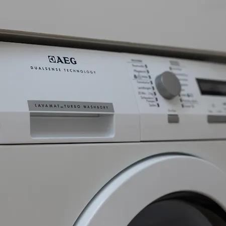 Svyvo Cologne-esch Design Κολωνία